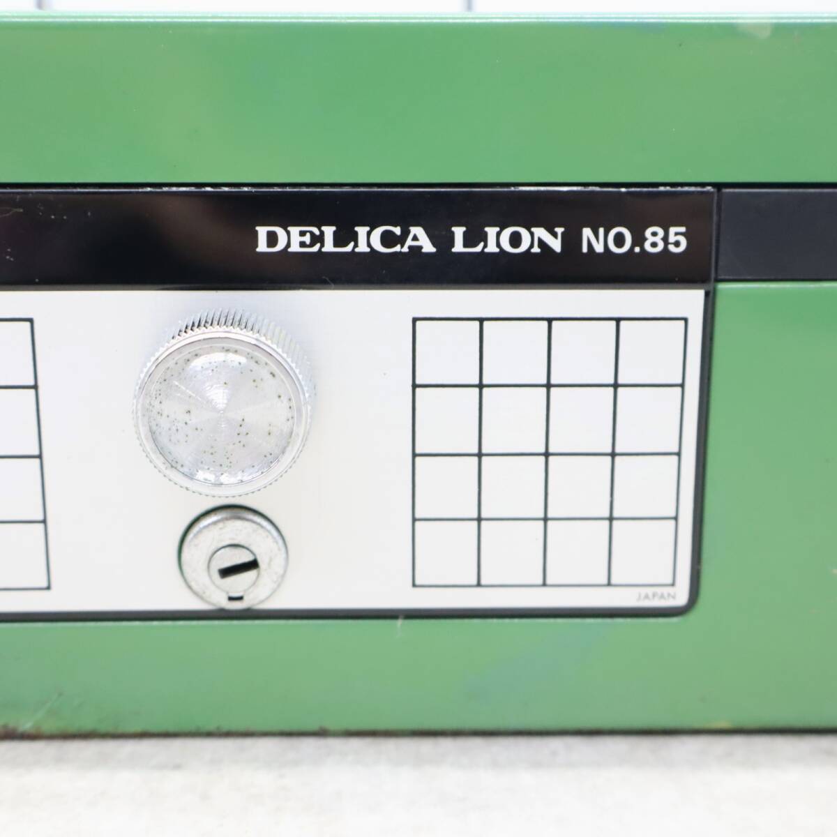 ◇当時物！ ｜ライオン事務器 手提金庫 金庫｜DELICA LION NO.85M ｜ ■P2942の画像2