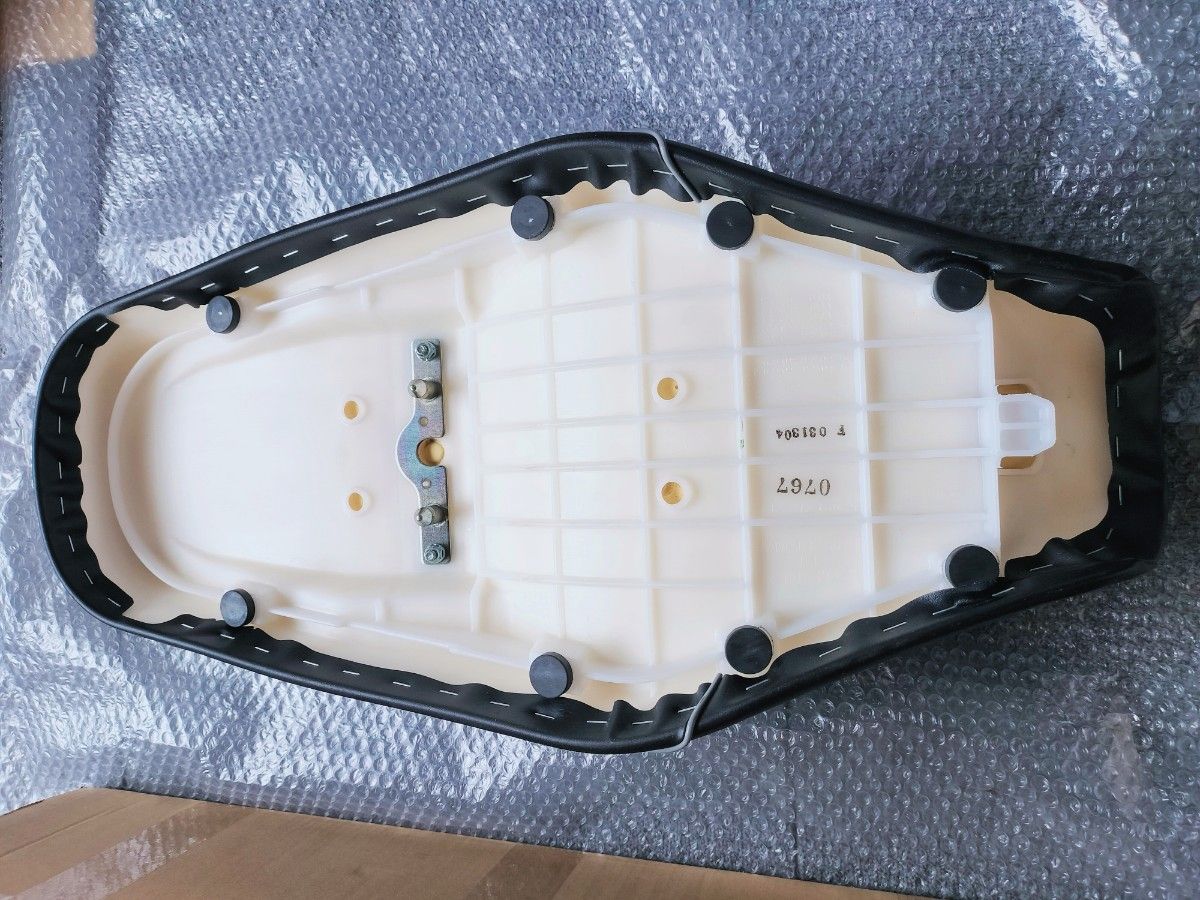 極美 W800ストリート 純正オプション ハイシート Meguro K3 cafe 極美 W800ストリート 純正オプション ハイシート Meguro K3 cafe