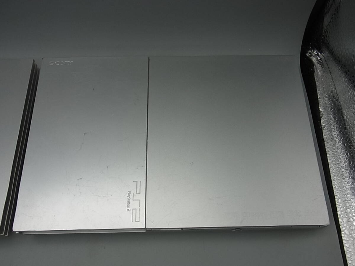 GA59-6/PS2 コンパクト 4台 まとめて SCPH-75000.77000.79000.90000 プレイステーション2 小型 ジャンク ゲーム SONY ホワイト シルバーの画像3