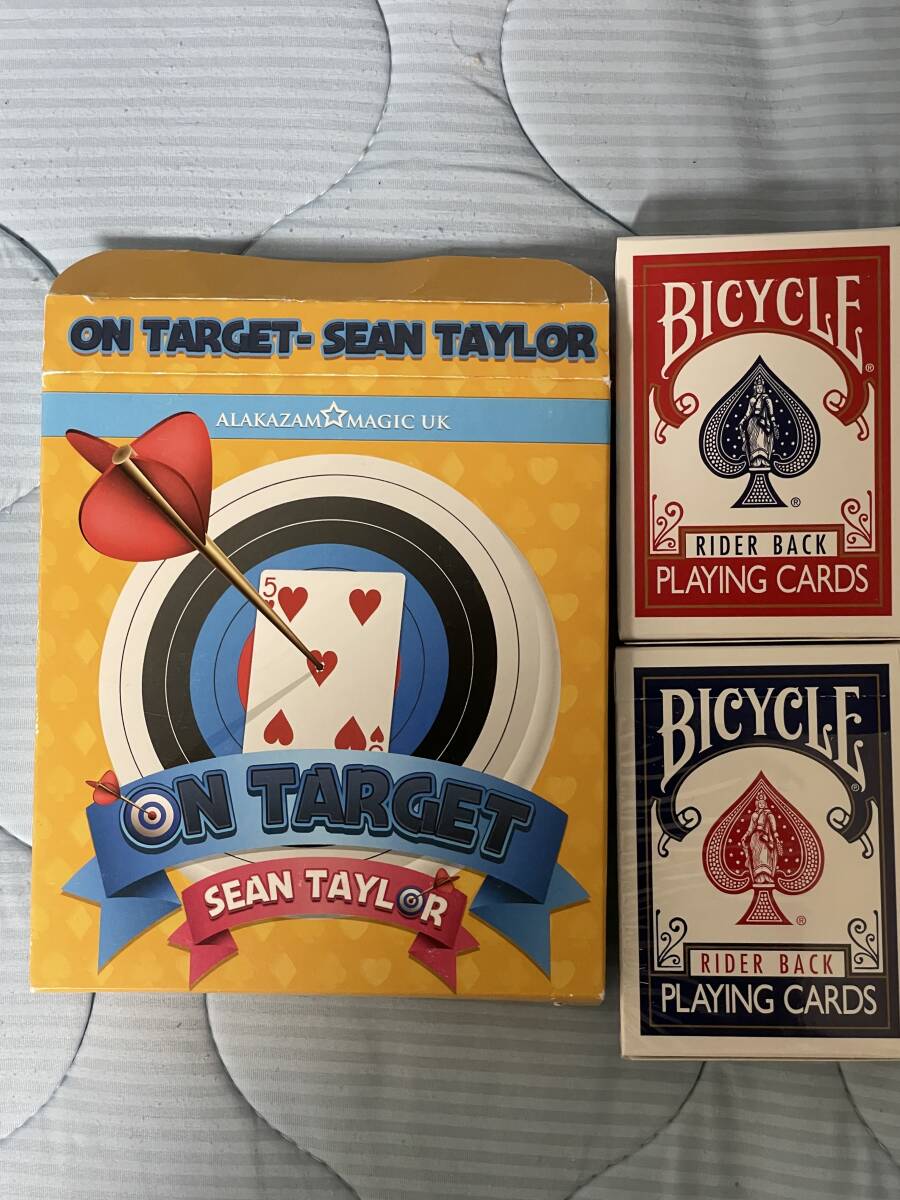 On Target by Sean Taylor 　2組のデックを使って、観客がクリーンに選択して起こる奇跡のカードマジック_画像1