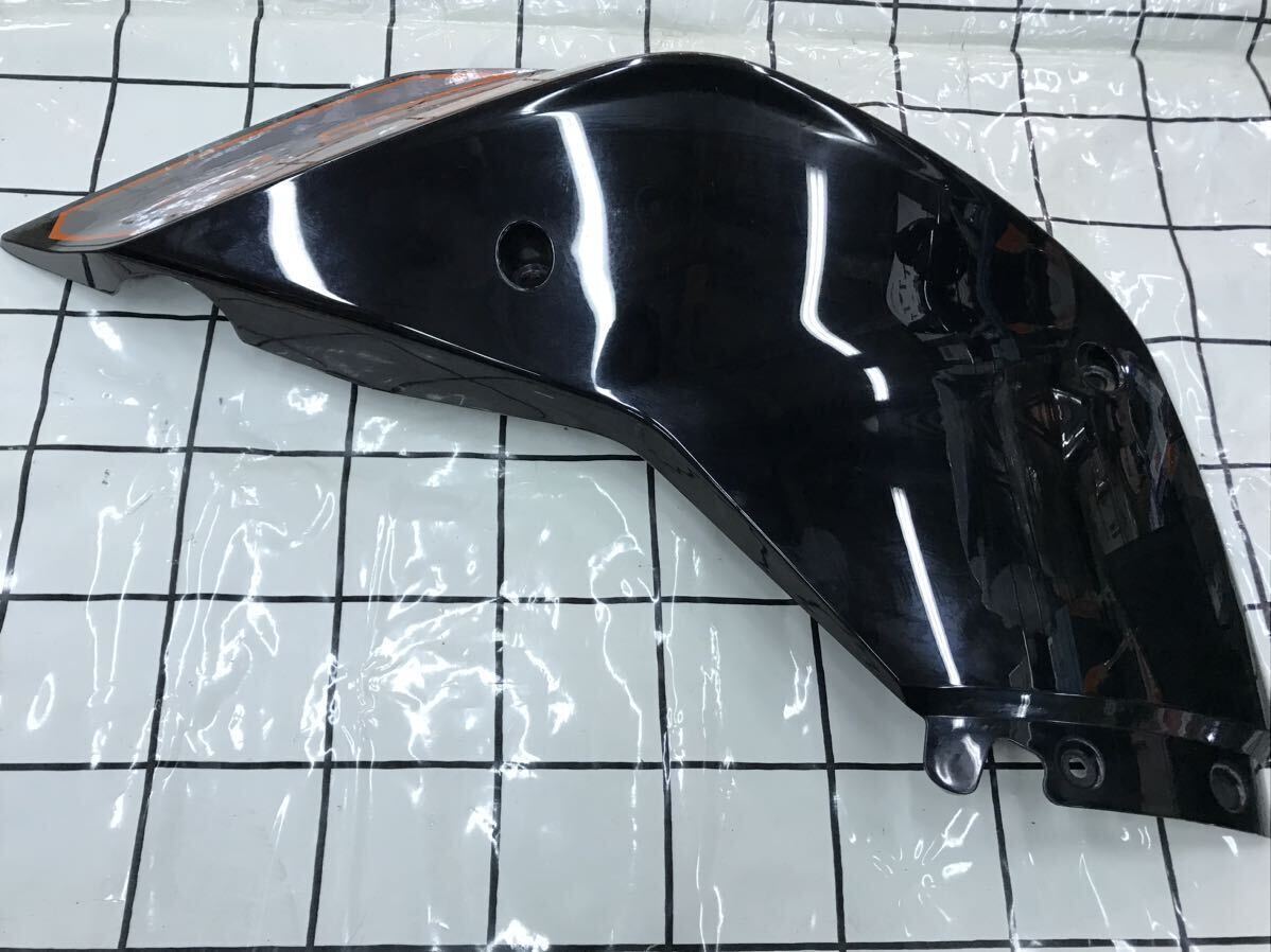 KTM 690DUKE タンクスポイラー　タンクカバー　KTM純正部品　76008500000_画像3