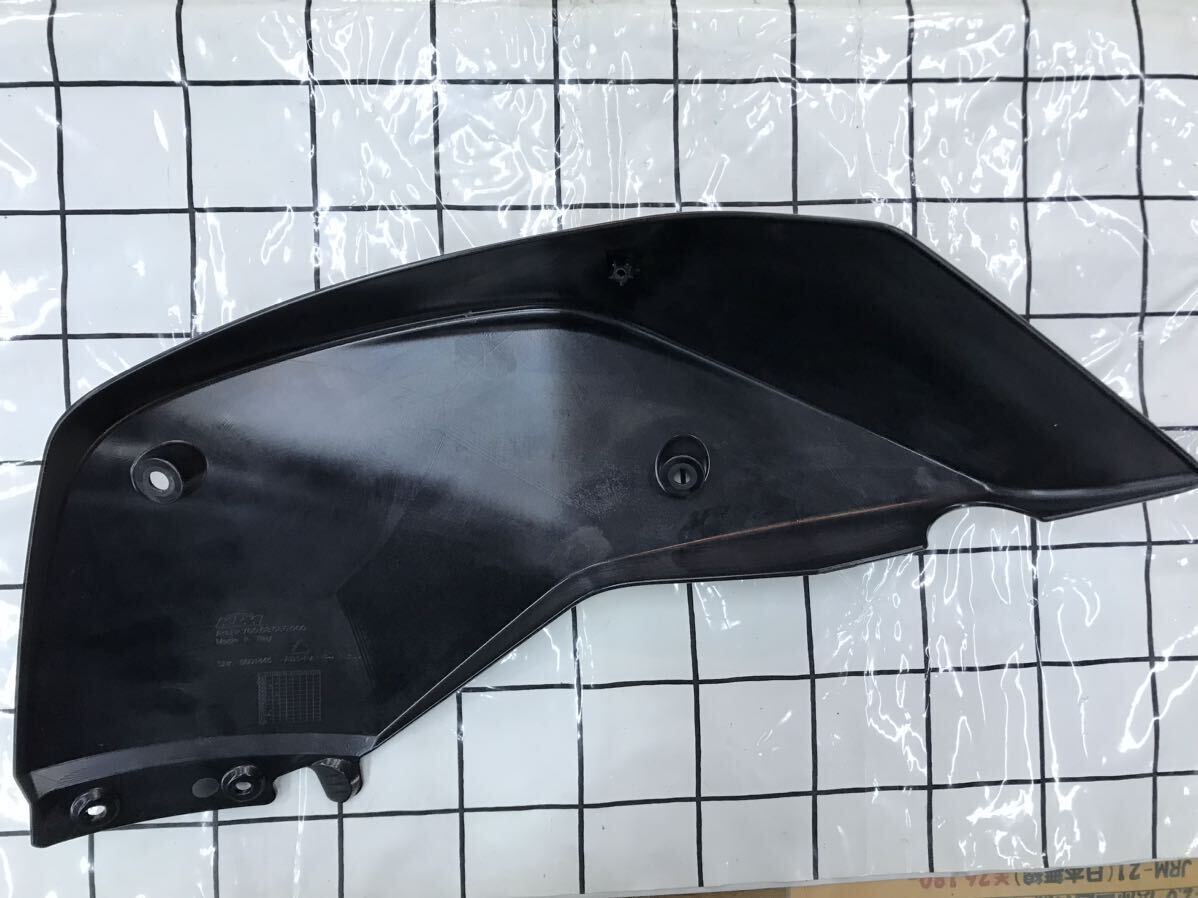 KTM 690DUKE タンクスポイラー　タンクカバー　KTM純正部品　76008500000_画像2