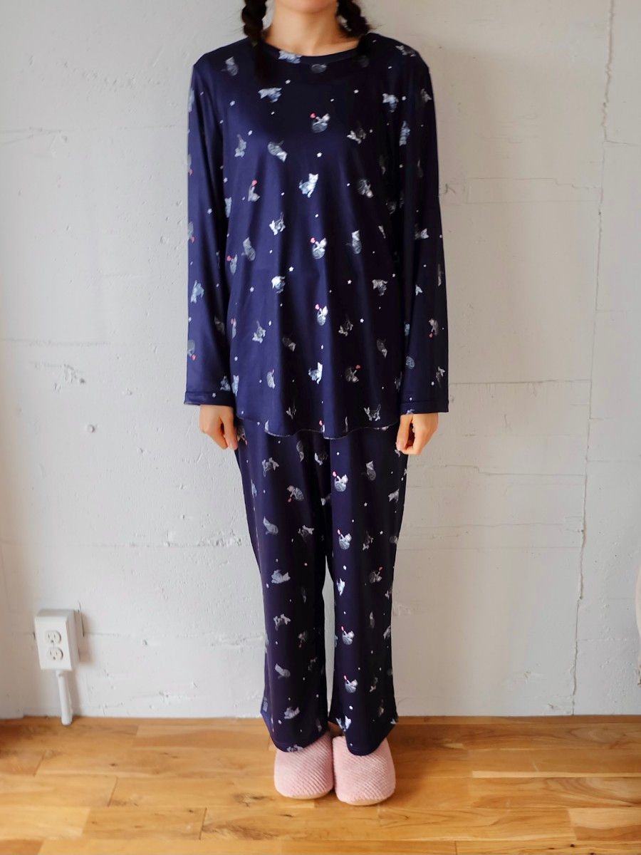 半額価格　メリーフルールのパジャマ　在庫限り　新品　タグ付き　ルームウェア　猫柄　総柄　春　長袖