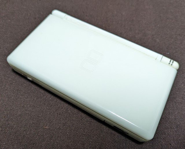 ■ニンテンドー ＤＳ Lite 本体 白 USG-001 タッチペン 充電ケーブル NINTENDO■の画像2