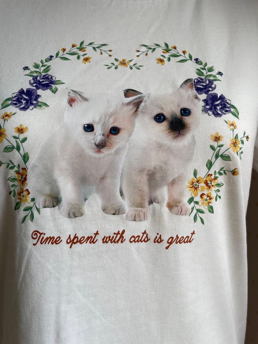 アプレジュール白Tシャツ　猫プリント