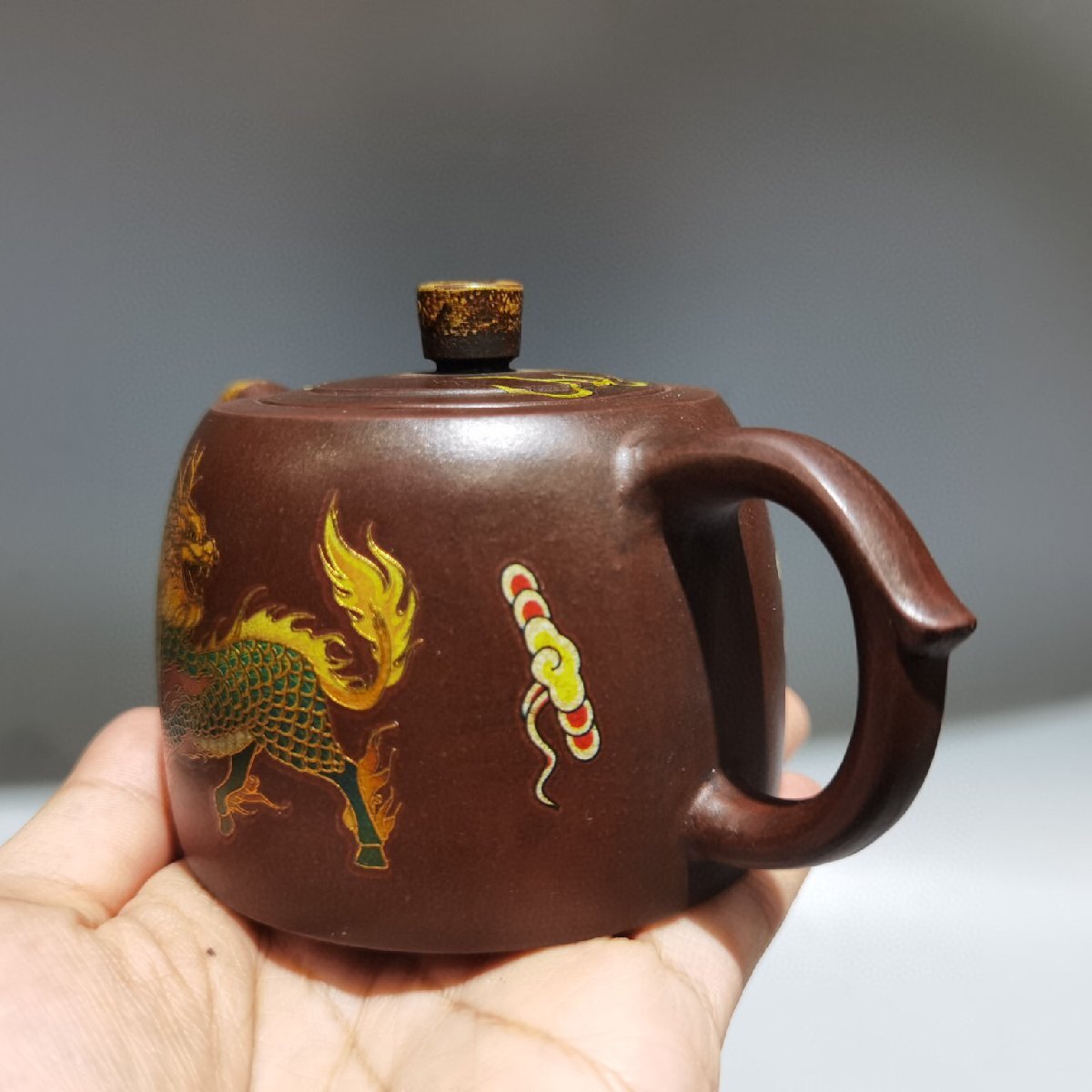 ◆古寳堂◆近現代 紫砂壺 泥繪描金井欄壺 顧景舟 紫泥 茶具 茶道品 極細工 古置物 古擺件 中国古美術 時代物 古董品_画像3