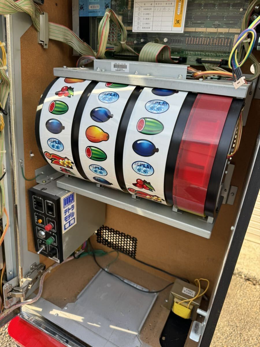  pachinko slot machine apparatus 4 serial number nii rattling electron plumeria -30 rare Junk, part removing, present condition delivery watermelon godo45