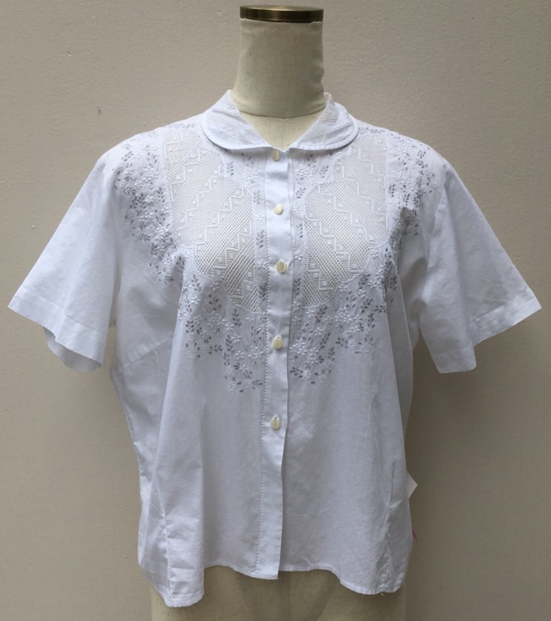  Europe old clothes circle collar shirt short sleeves blouse embroidery embroidery blouse floral print flower shirt vintage Vintage embro Ida Lee white old clothes LV326