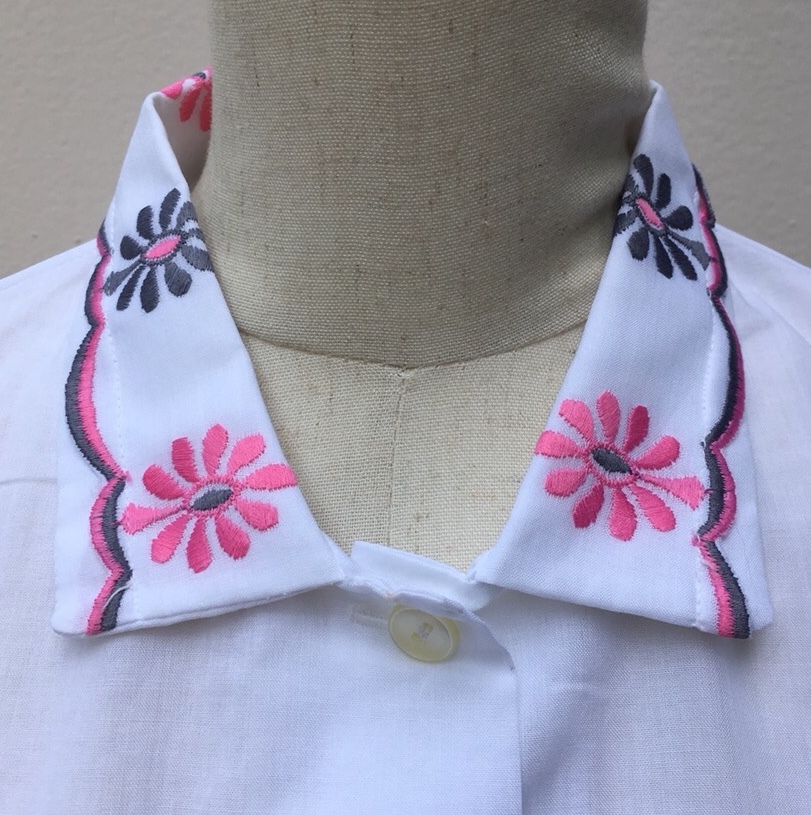 ヨーロッパ古着 刺繍ブラウス ブラウス 花柄 ロングシャツ vintage ビンテージ エンブロイダリー ホワイト ノースリーブ 古着 刺繍 LV331
