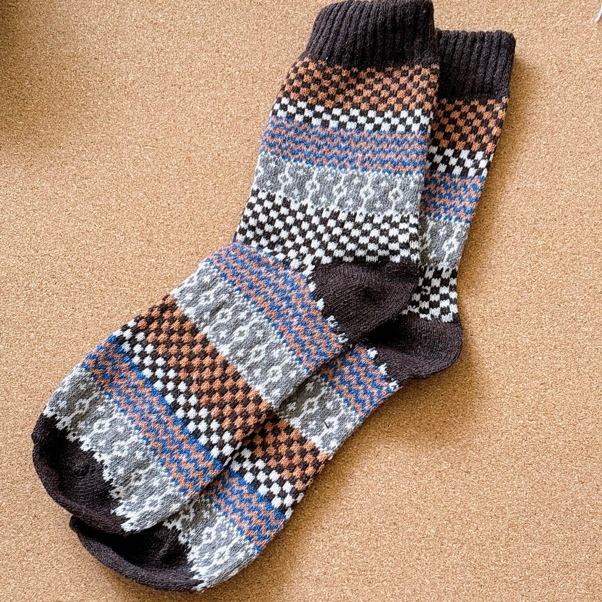 【新品未使用】カラフル かわいい 冬物 靴下 ソックス 23〜25センチ
