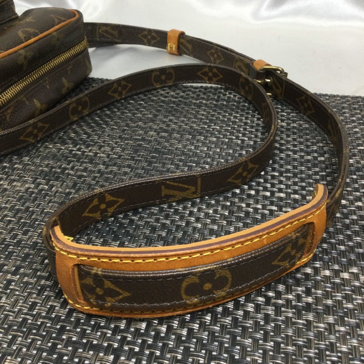 【中古/現状品/TO】LOUIS VUITTON ルイ ヴィトン モノグラム アマゾン ショルダーバッグ M45236 クロスボディ 斜め掛け バッグ MZ0427/017の画像9