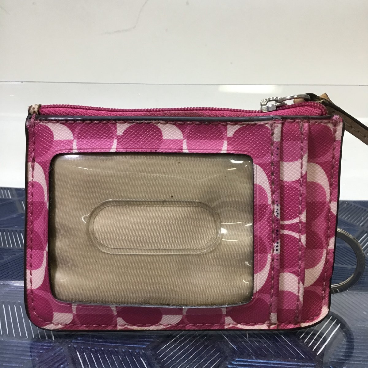 【中古/現状品/CH】COACH コーチ シグネチャー パスケース 定期入れ コインケース 小銭入れ ピンク系 レディース　MZ0512_画像2