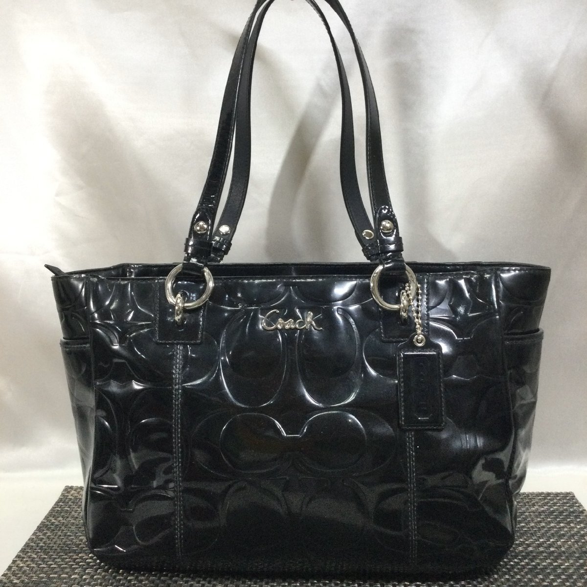 【中古/現状品/CH】COACH コーチ トートバッグ F17728 ハンドバッグ エナメル レザー ブラック レディース バッグ　MZ0512_画像1