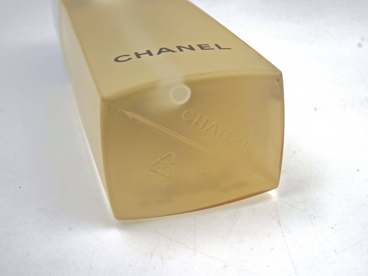 ◇CHANEL/シャネル/L’HILE/HUILE DEMAQUILANTE/ユイル　デマキヤント/クレンジングオイル/150ml/残量多/箱付き_画像9