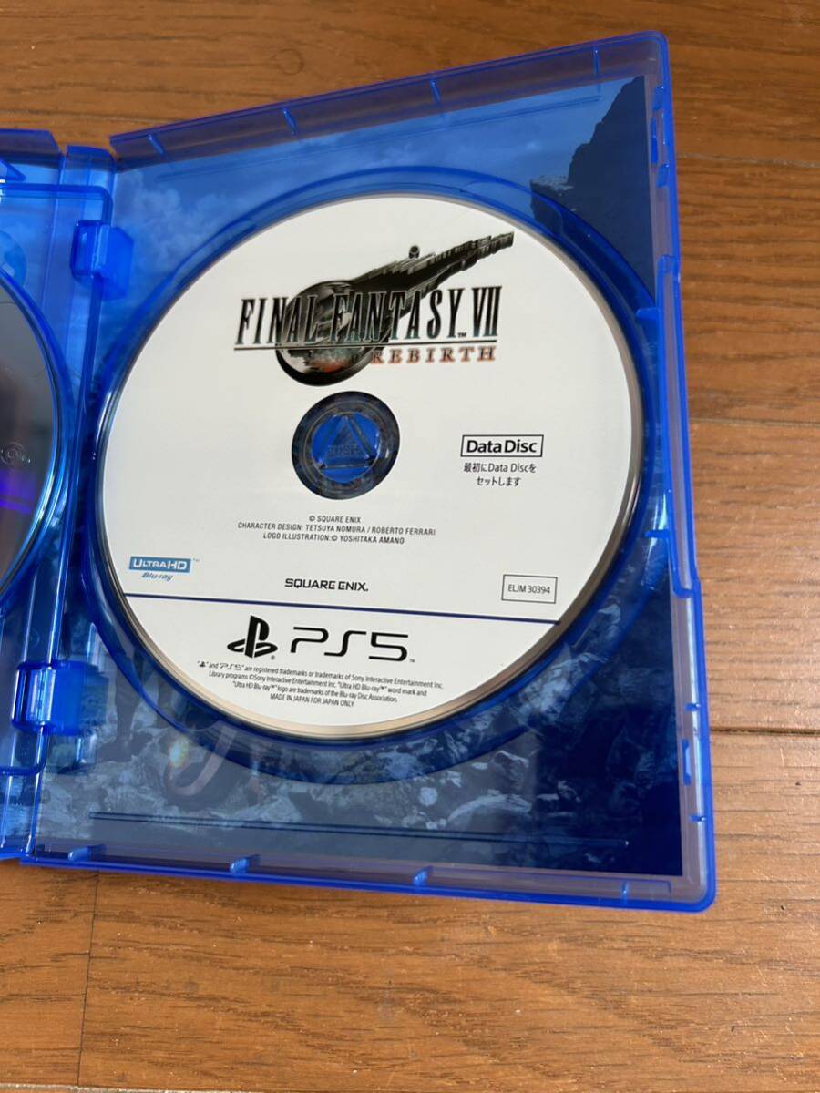 PS5ソフト　中古品ファイナルファンタジーVII リバース オマケ付き_画像3