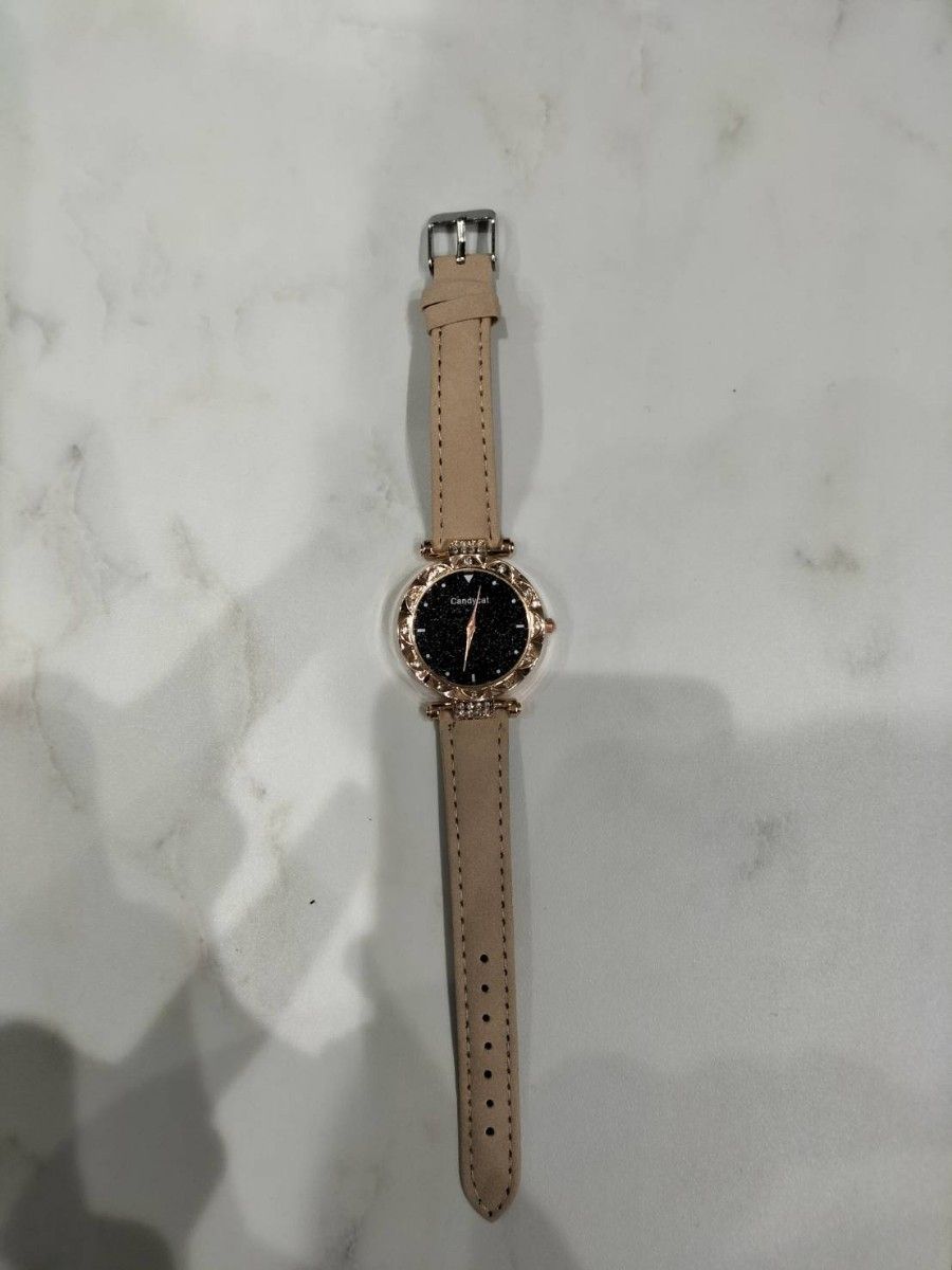 【新品】腕時計 レディース  ウォッチ 韓国 大人気 ベージュ キラキラ
