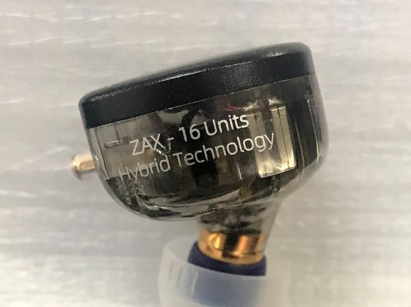 【動作確認済】KZ ZAX 7BA+1DD ハイブリッド16ドライバー + BIGMANGO-Suzaku 3.5mm 銀メッキケーブル QDCリケーブル 4芯 TRI イヤーピース_画像3