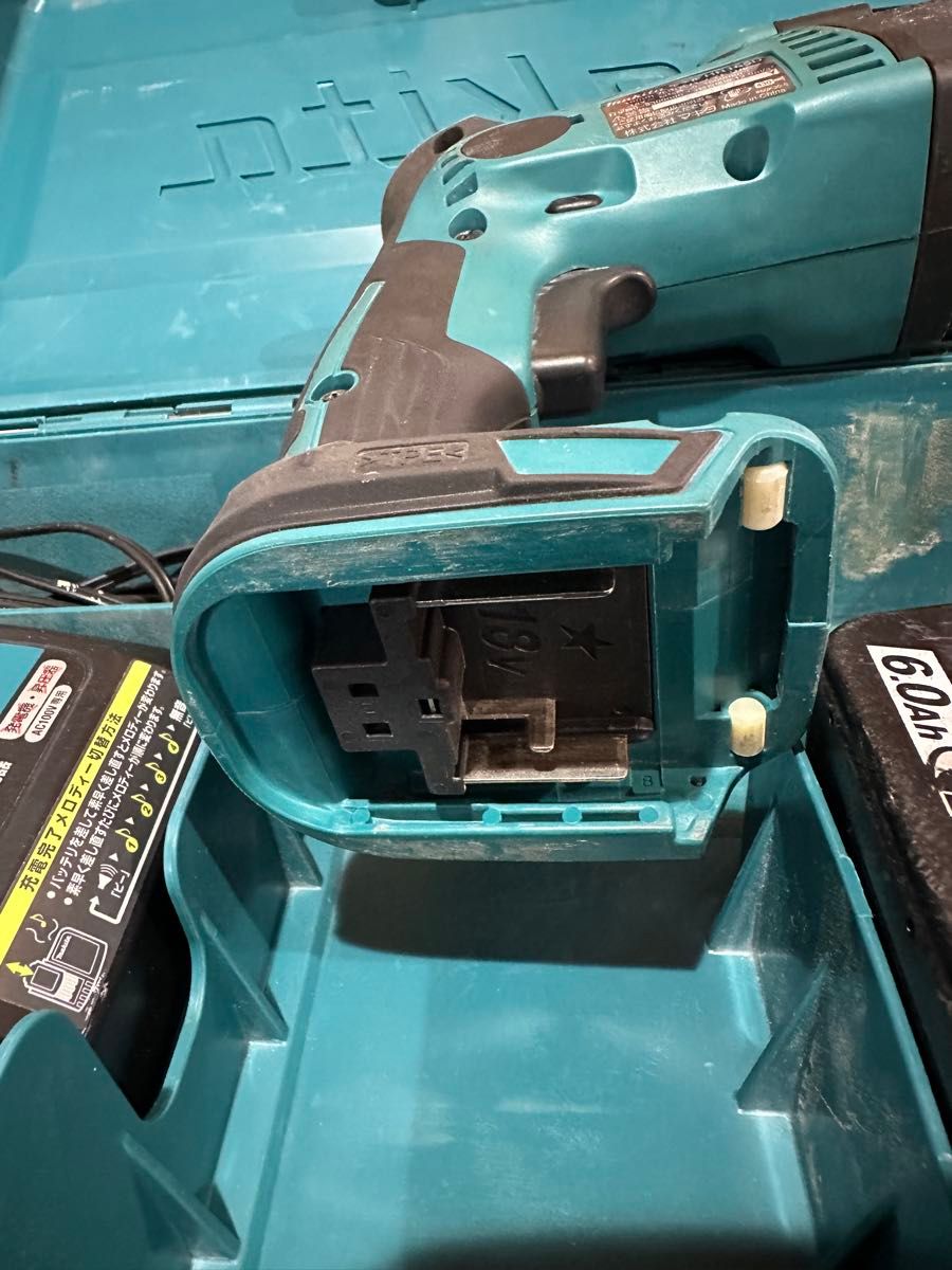 マキタ makita 18V 充電式ハンマドリル　 HR165D