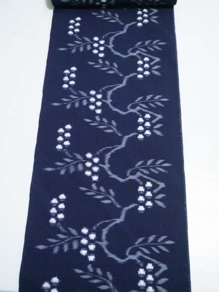 [KIRUKIRU] new old goods ... kimono cloth 12m put on shaku cotton Indigo dyeing navy blue plant pattern . clothes Japanese clothing manufacture old cloth cloth raw materials remake doll skill hand made handicrafts 