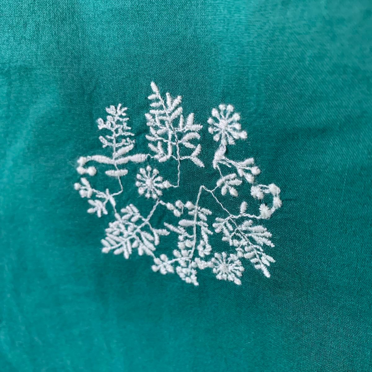 【new】お薦め 新品 サークル フラワー 刺繍 綿 シャツ ブラウス グリーン 可愛い ナチュラル 薄地 夏 半袖 コットン