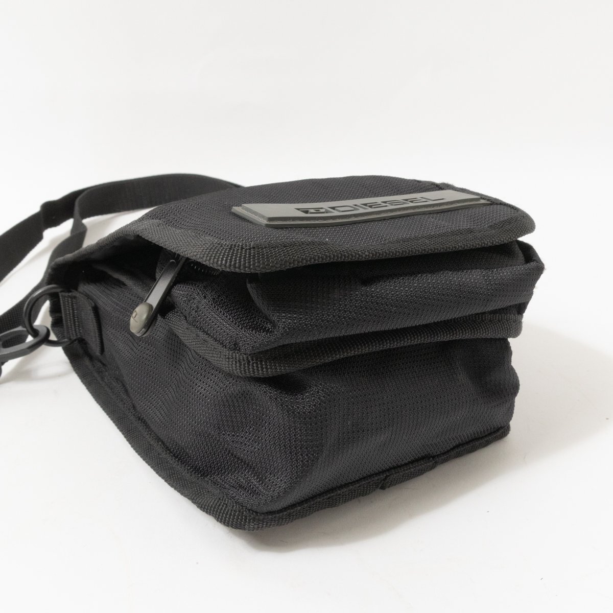 DIESEL ディーゼル ショルダーバッグ ブラック 黒 グレー ナイロン メンズ 斜め掛け シンプル 小さめ 収納多数 カジュアル bag 鞄 かばん_画像5