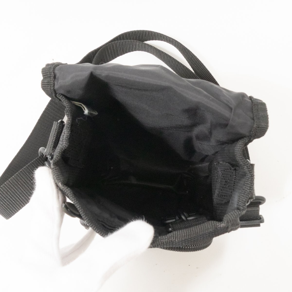 DIESEL ディーゼル ショルダーバッグ ブラック 黒 グレー ナイロン メンズ 斜め掛け シンプル 小さめ 収納多数 カジュアル bag 鞄 かばん_画像6