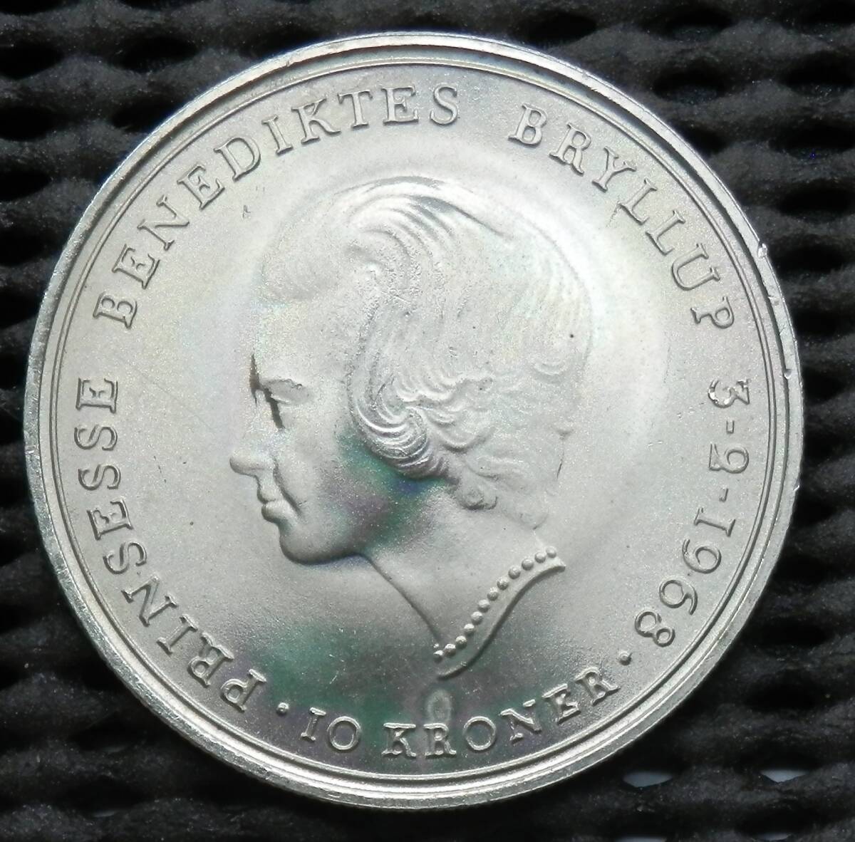 デンマーク　10クローナ銀貨　1968年　20.44ｇ　35.1㎜×2.2㎜_画像1