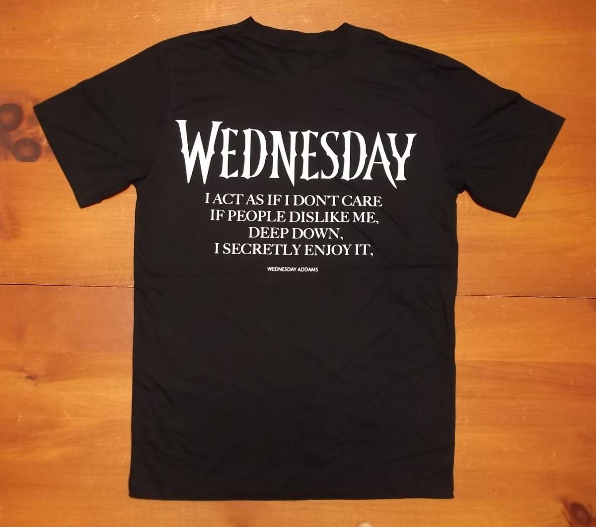 新品 【Wednesday】ウェンズデー・アダムス 両面 プリント Tシャツ M // アダムスファミリー ジェナオルテガ ティムバートン ドラマの画像3