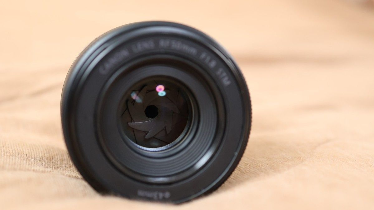 単焦点レンズ Canon RF 50mm F1.8 STM 