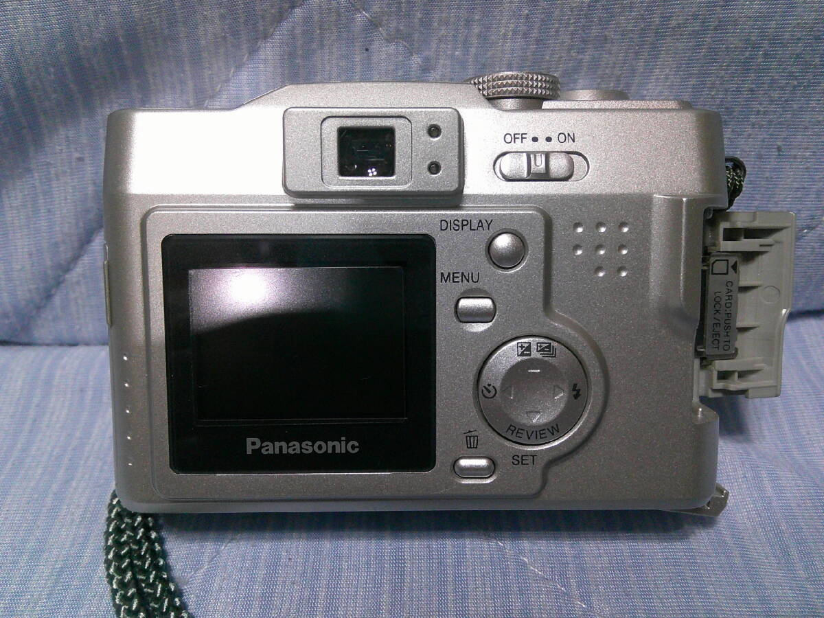 Panasonic パナソニック ルミックス コンパクトデジカメ DMC-LC33LUMIX 通電動作未確認のジャンク 扱いにて出品いたします。_画像4