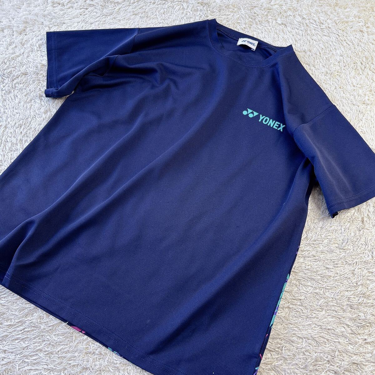 YONEX/ヨネックス グラフィックバックプリント ショートスリーブシャツ 半袖Tシャツ ロゴ スポーツ バドミントン テニス ウェア 紺 メンズL_画像3
