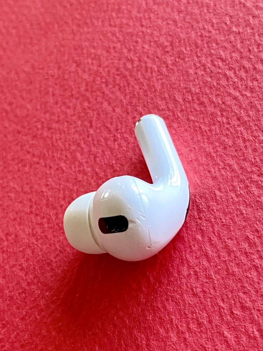 Apple AirPods Pro エアポッズプロ ★ 第1世代 A2190 A2083 A2084 ★ ワイヤレスイヤホン ★ 動作確認済み_左イヤホンヘッド部分に小傷が数ヵ所あり。