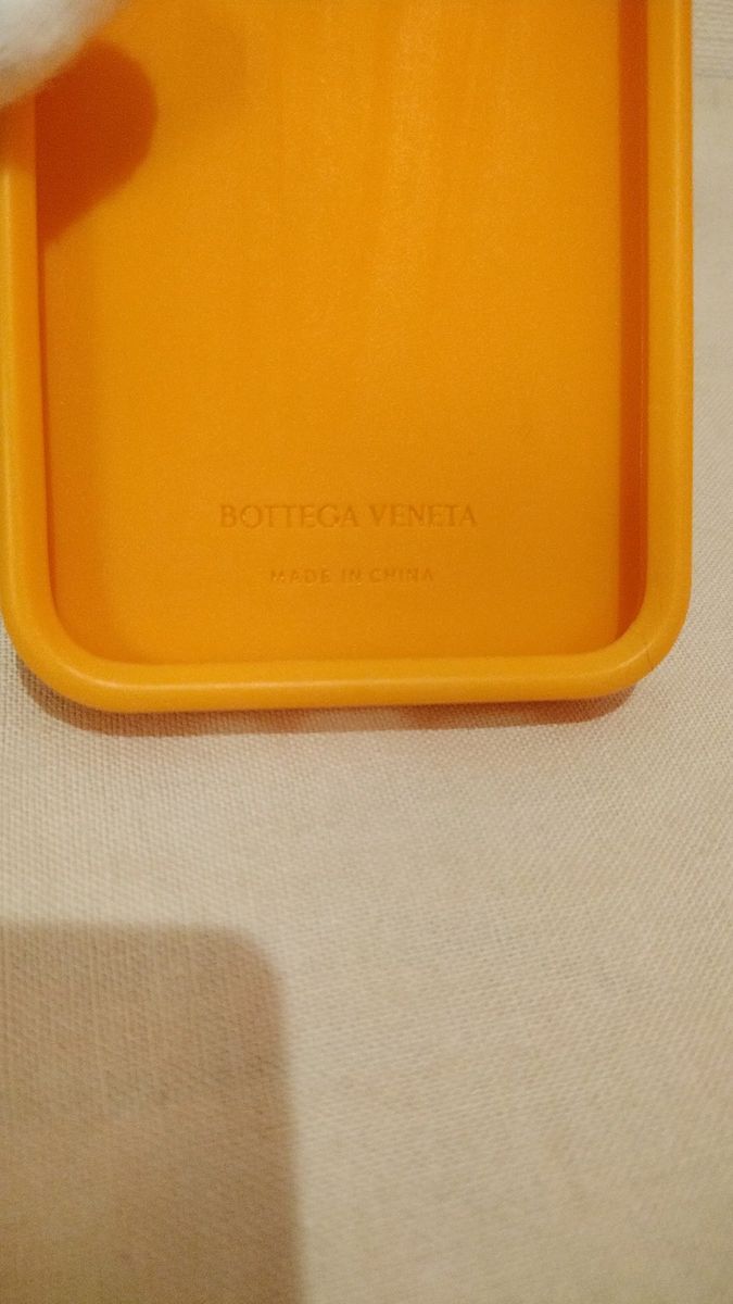 BOTTEGA VENETA イントレチャート シリコン iPhoneケース