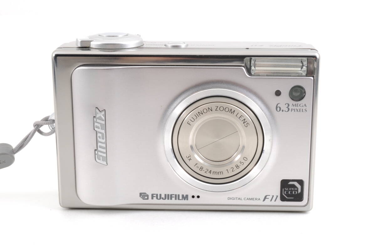 動作品 富士フィルム FUJIFILM FinePix F11 ファインピックス コンパクトデジタルカメラ 箱 充電ケーブル付 管80K6752の画像2