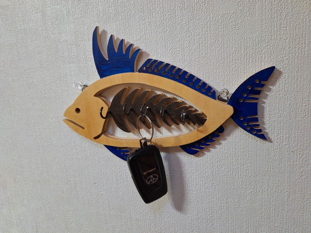 青い魚の骨壁掛けキーフック(木工アート)