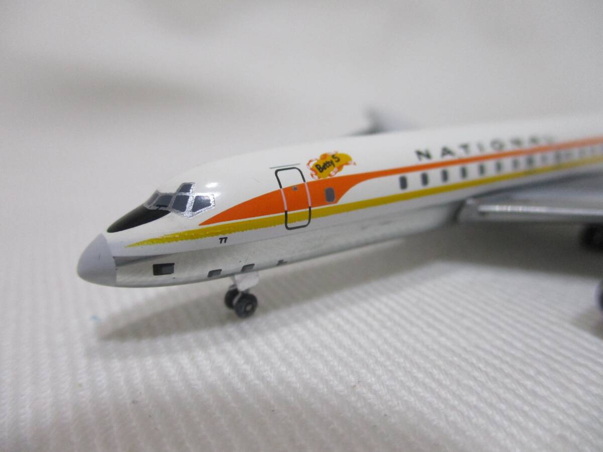 Aero Classics　1/400　NATIONAL DC-8-51_画像4