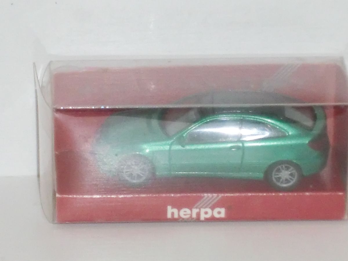◆1/87 herpa Mercedes-Benz C-Klasse 2-door 緑_画像1