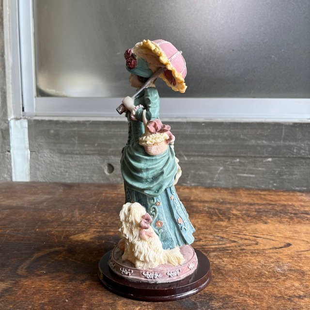 LUOSHIVIC 陶器人形 フィギュリン 女性 犬 置物 飾り物 オブジェ インテリア 現状品 直接引取歓迎(横浜市) digjunkmarket_画像3
