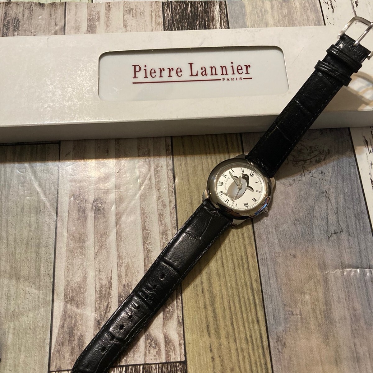稼働 美品 PIERRE LANNIER ピエールラニエ ペンギン 183本限定 メンズ腕時計 ローマン 箱付き の画像2