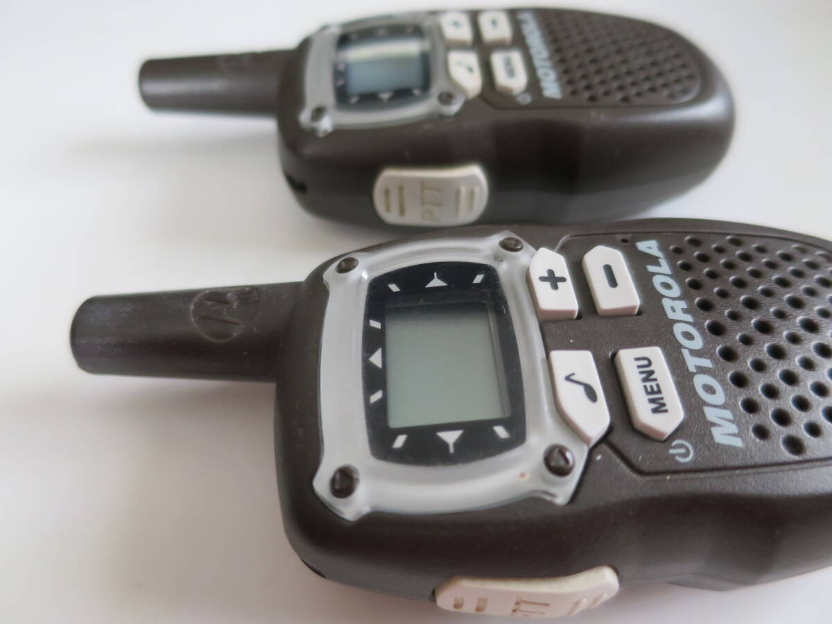  used Motorola made small electric power transceiver operation verification 2 pcs. set . with battery 