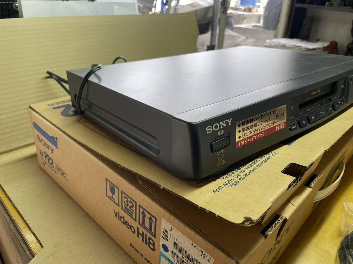 美品　SONY ソニー EV-PR2 NTSC Hi8 ビデオカセットレコーダー Hi-Fiステレオ 元箱付き_画像4