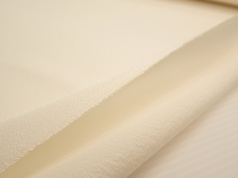 E298 cloth / cloth . crepe-de-chine ... light 2 number white ground silk Showa Retro / Japanese clothes / kimono Japanese Kimono Silk fabric