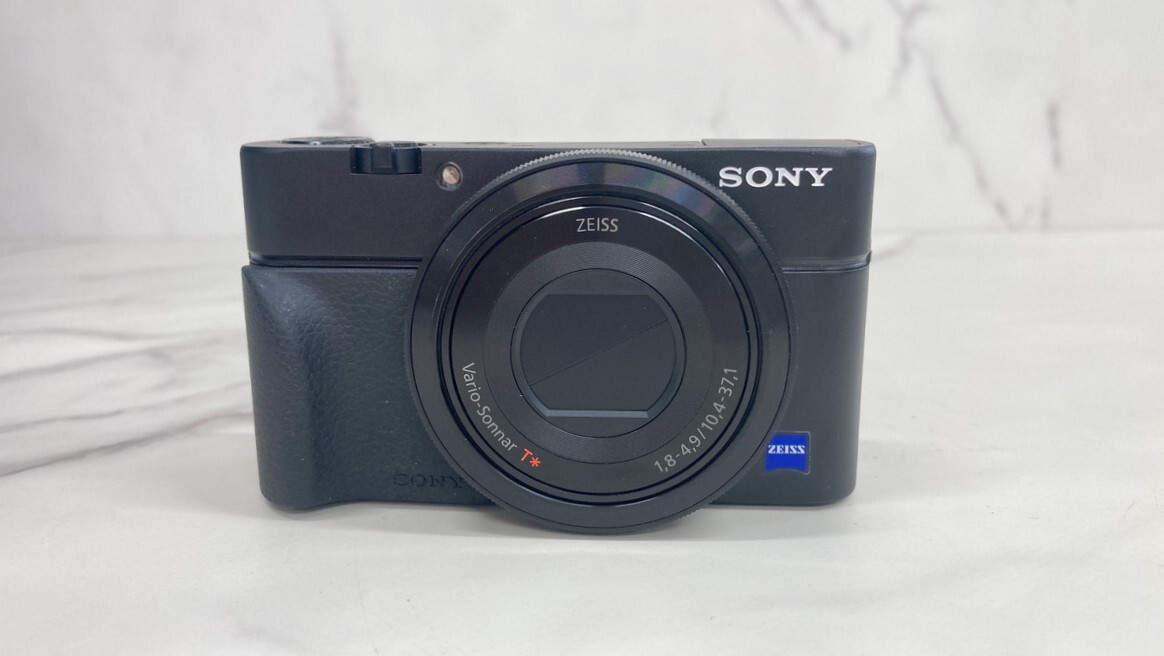 【極美品/動作確認済み】 SONY DSC-RX100 Cyber-Shot コンパクトデジタルカメラ #011の画像2
