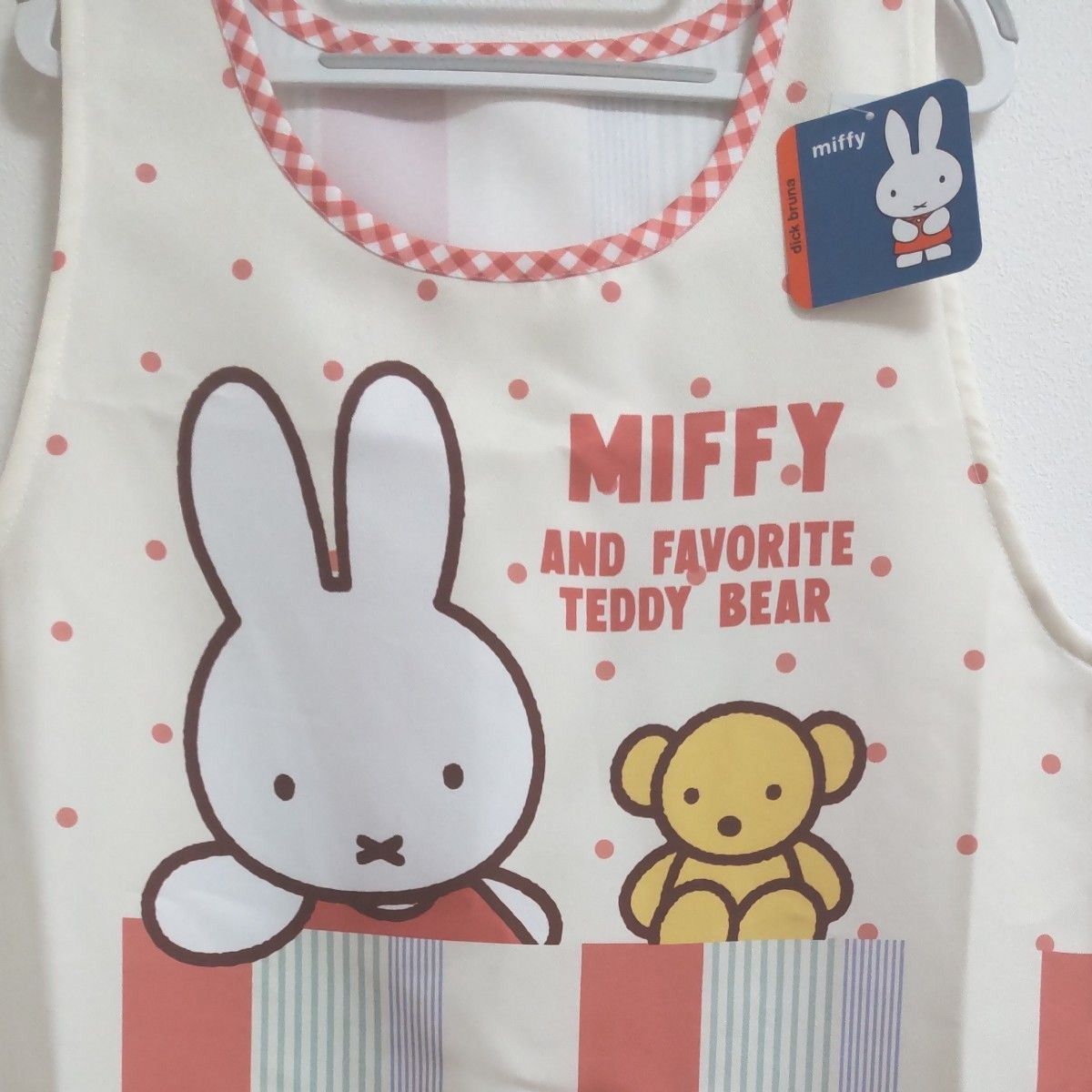 新品 タグ付き) ミッフィー エプロン M~L 保育士 キャラクター 新品 タグ付き) ミッフィー エプロン M~L 保育士 キャラクター