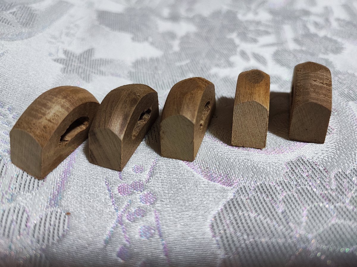 日本刀 鞘用部品 朴の木製 栗形(栗型)アソート5個セット 故人の鞘師さんの手作り(サイズがまちまちです)_画像3