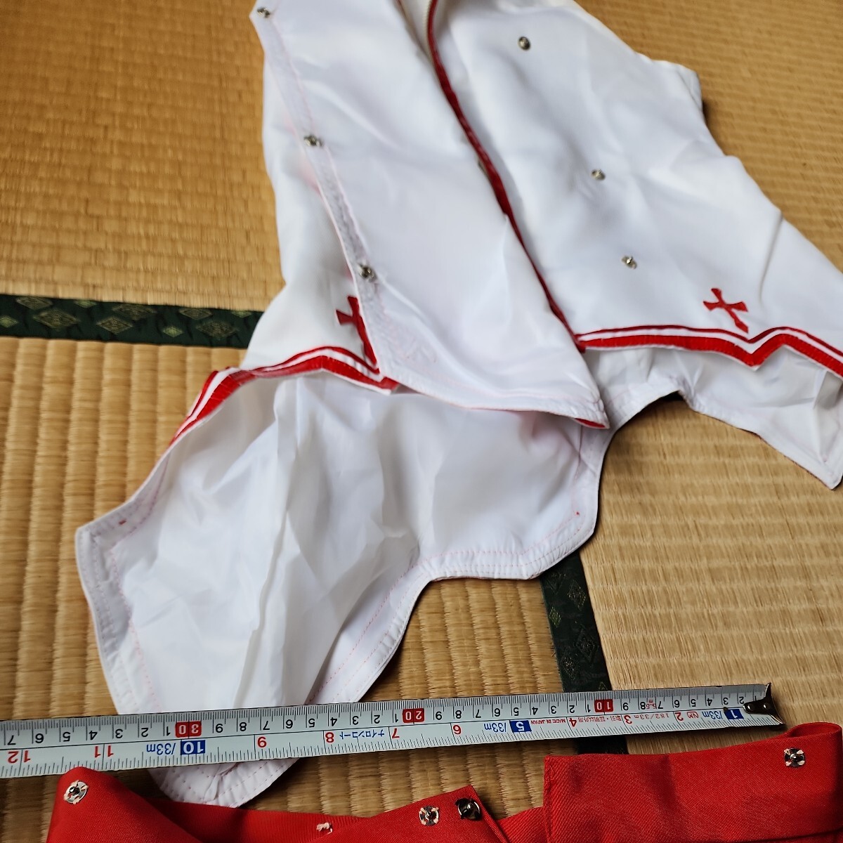 ソードアート・オンライン アスナ Mサイズ同等 一円スタートコスプレ衣裳 (汚れが落ちていません) ウィッグあり 白と赤にシルバーの画像4