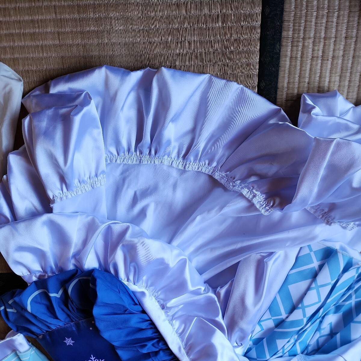 снег Miku 2019 M размер такой же и т.п. один иен старт костюмированная игра .. парик есть плечо . рукав .... атлас ткань голубой . белый . пустой цвет . желтый . серебряный 