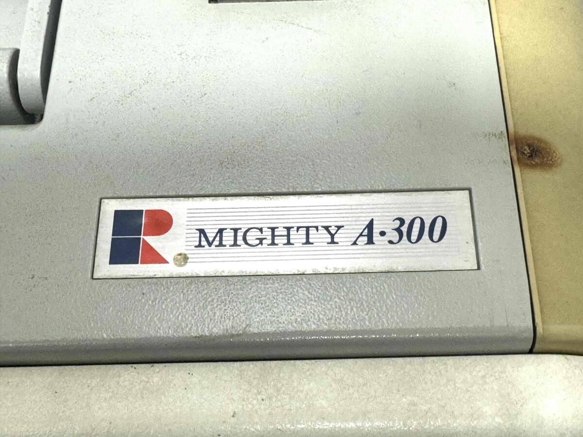 MS211N RICCAR MIGHTY A 300 ミシン レトロ アンティーク リッカー マイティ 電動 動作未確認 ジャンク品_画像3