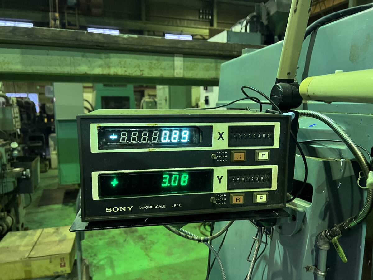 中古ラム型フライス盤 イワシタ製 1983年 NR-2RB型 中古機械の 中古ラム型フライス盤 イワシタ製 1983年 NR-2RB型 中古機械の