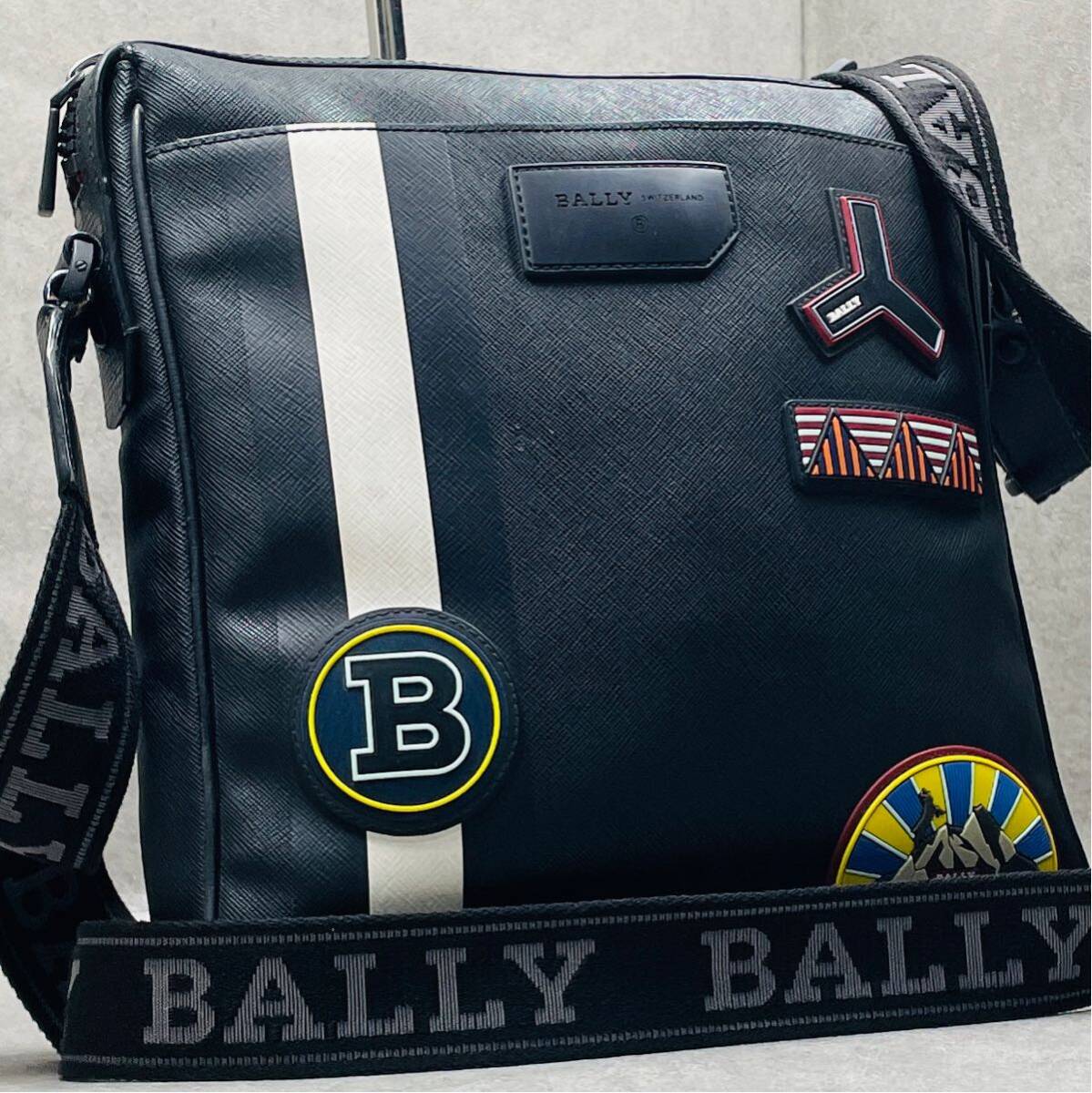  редкий / превосходный товар *BALLY Bally мужской бизнес сумка на плечо mesenja- Cross корпус нашивка tore spo кожа наклонный .. плечо .. чёрный 